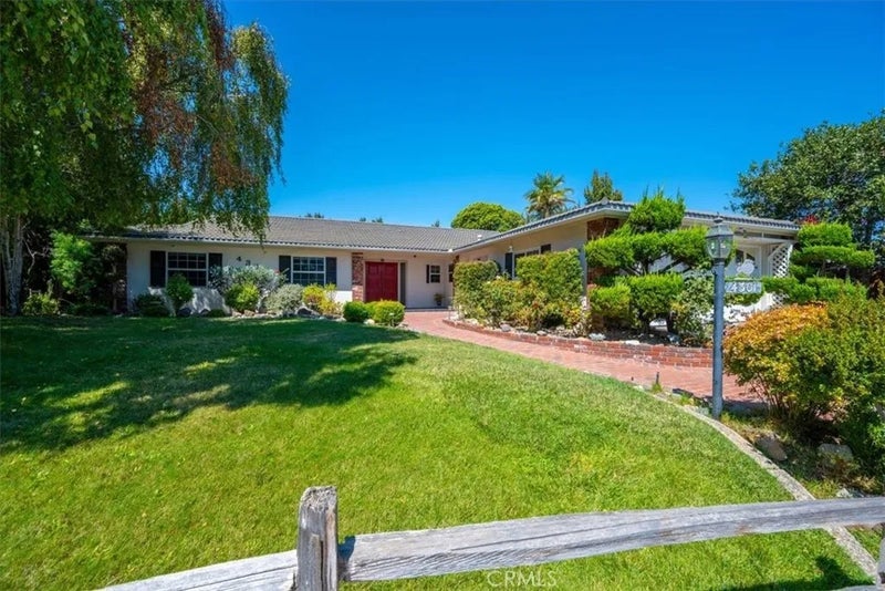 4301 Lynnhurst Circle