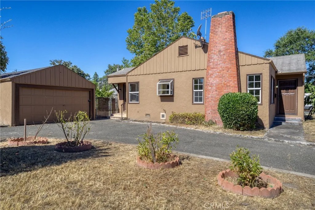 295 Clearlake Avenue