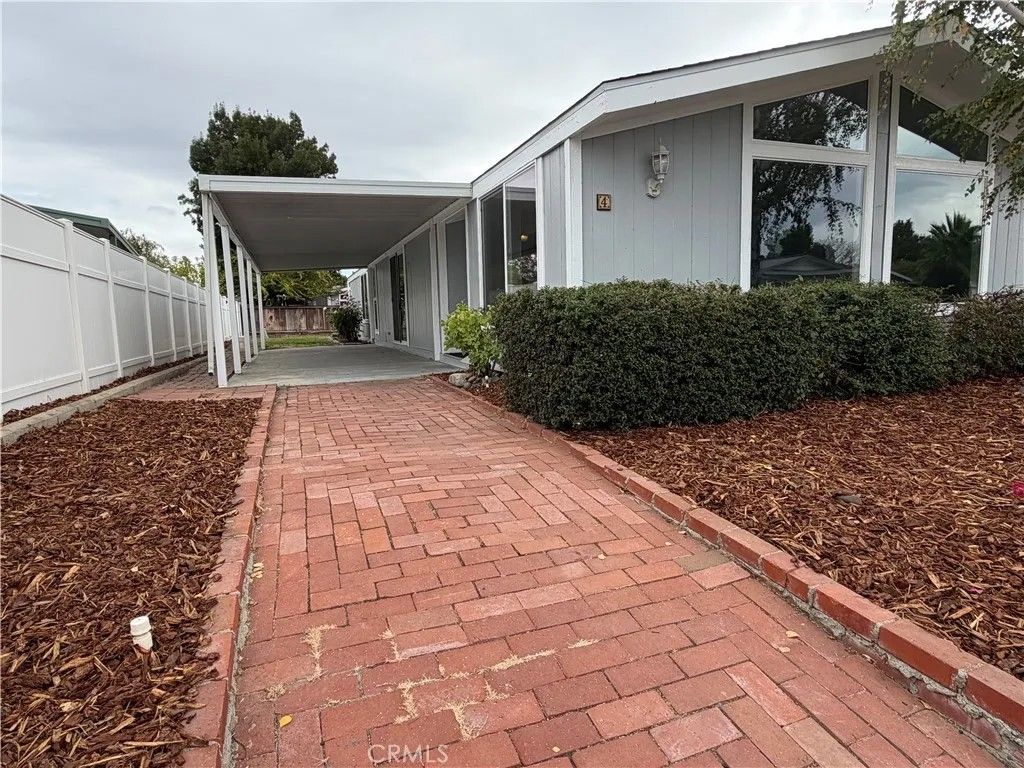 Photo of 4 Dove Ct, Paso Robles, CA 93446 (MLS # NS25239853)
