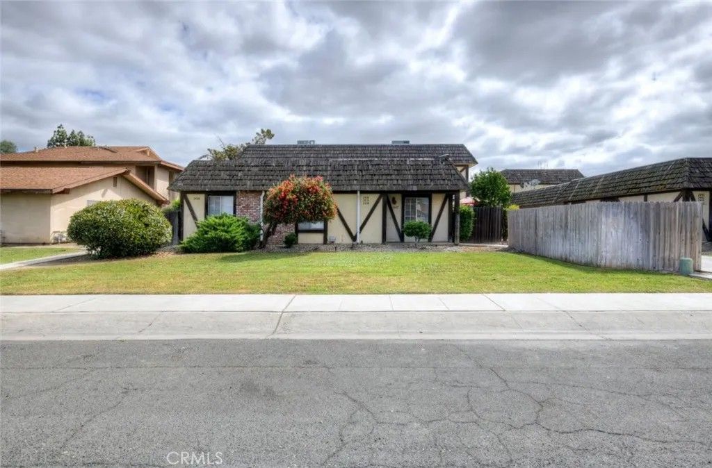 Photo of 2432 S Sallee Court, Visalia, CA 93277 (MLS # FR26079688)