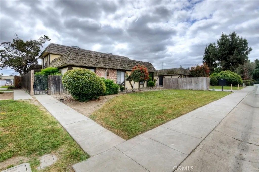 Photo of 2432 S Sallee Court, Visalia, CA 93277 (MLS # FR26079688)
