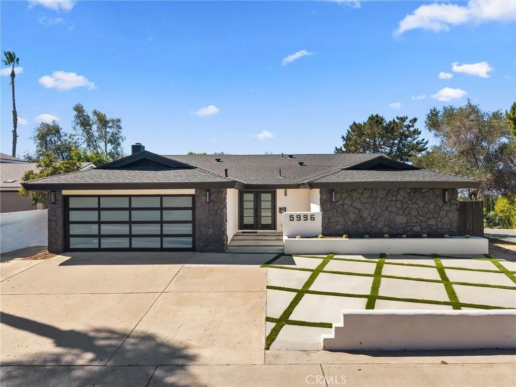 Photo of 5996 College AVE, San Diego, CA 92120 (MLS # SW26221918)