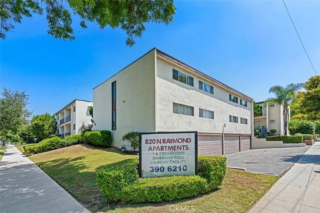 820 N Raymond Avenue