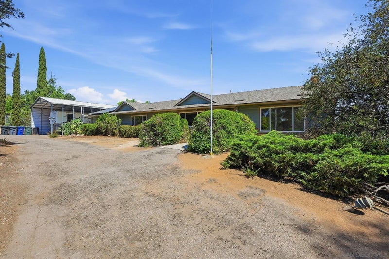 133 La Cresta Heights Rd