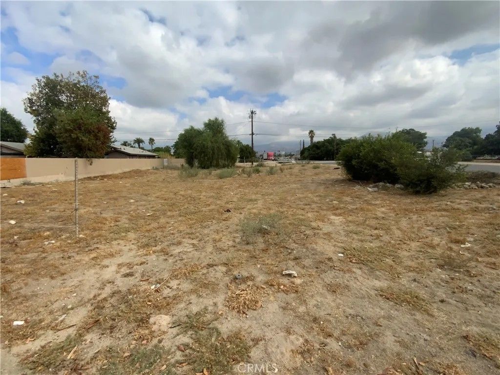 Photo of 25338 4th, San Bernardino, CA 92410 (MLS # IV25273667)