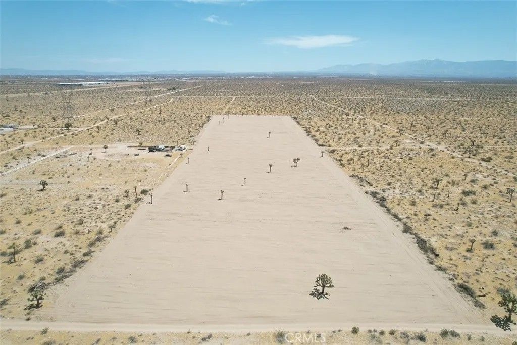 Photo of 15 Auburn, Adelanto, CA 92301 (MLS # CV26047879)