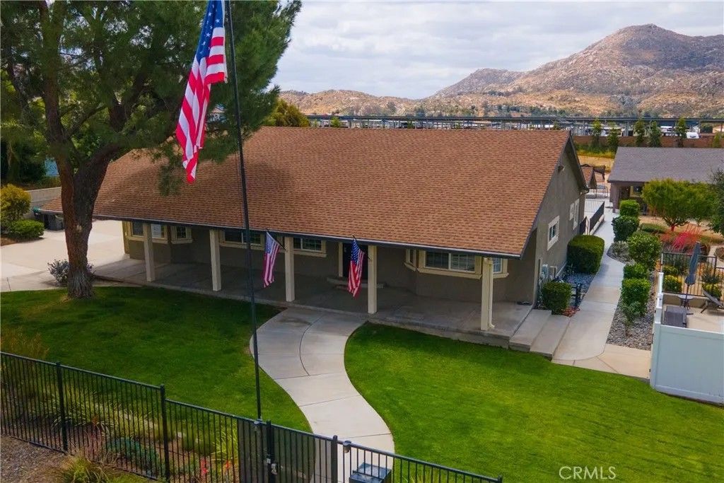 Photo of 30695 Triple Crown Rd, Homeland, CA 92548 (MLS # IG26092661)