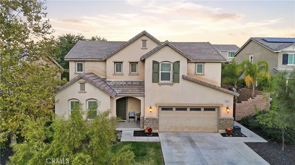 Photo of 25654 Red Hawk Rd, Corona, CA 92883 (MLS # TR25266513)