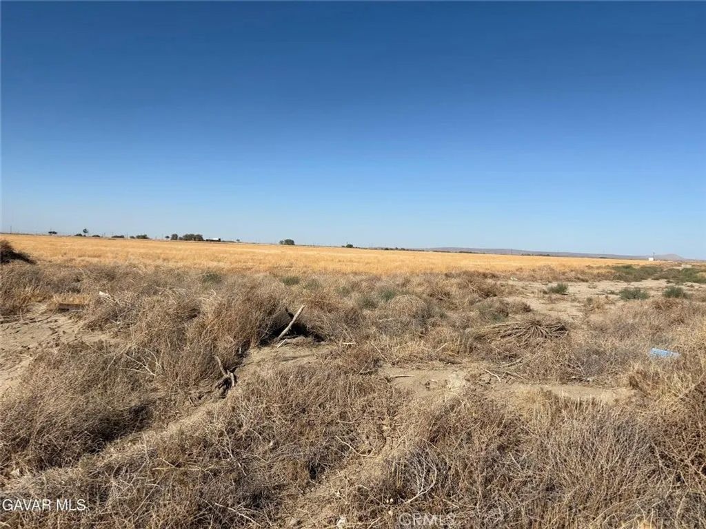 Photo of 62 Vac Corner, Roosevelt, CA 93535 (MLS # SR26017179)