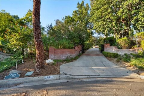 Tiny photo for 2161 Orange View Circle, Riverside, CA 92503 (MLS # PW25245033)