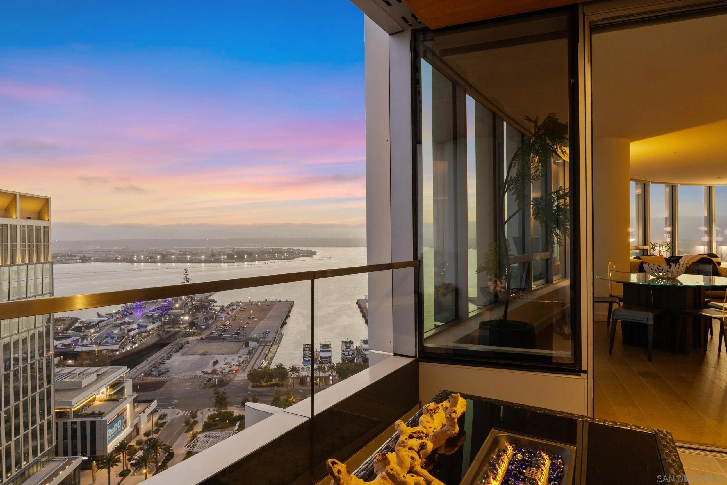 888 W E St 2602