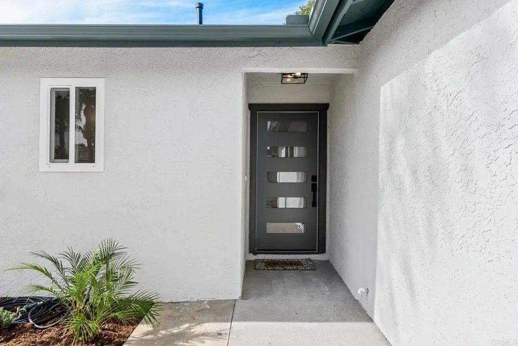 Photo of 4947 Luna Drive, Oceanside, CA 92057 (MLS # NDP2511058)