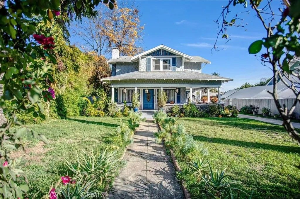 Photo of 790 N El Molino, Pasadena, CA 91104 (MLS # WS25277227)