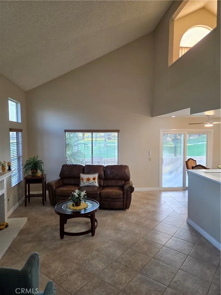 495 La Costa Dr.