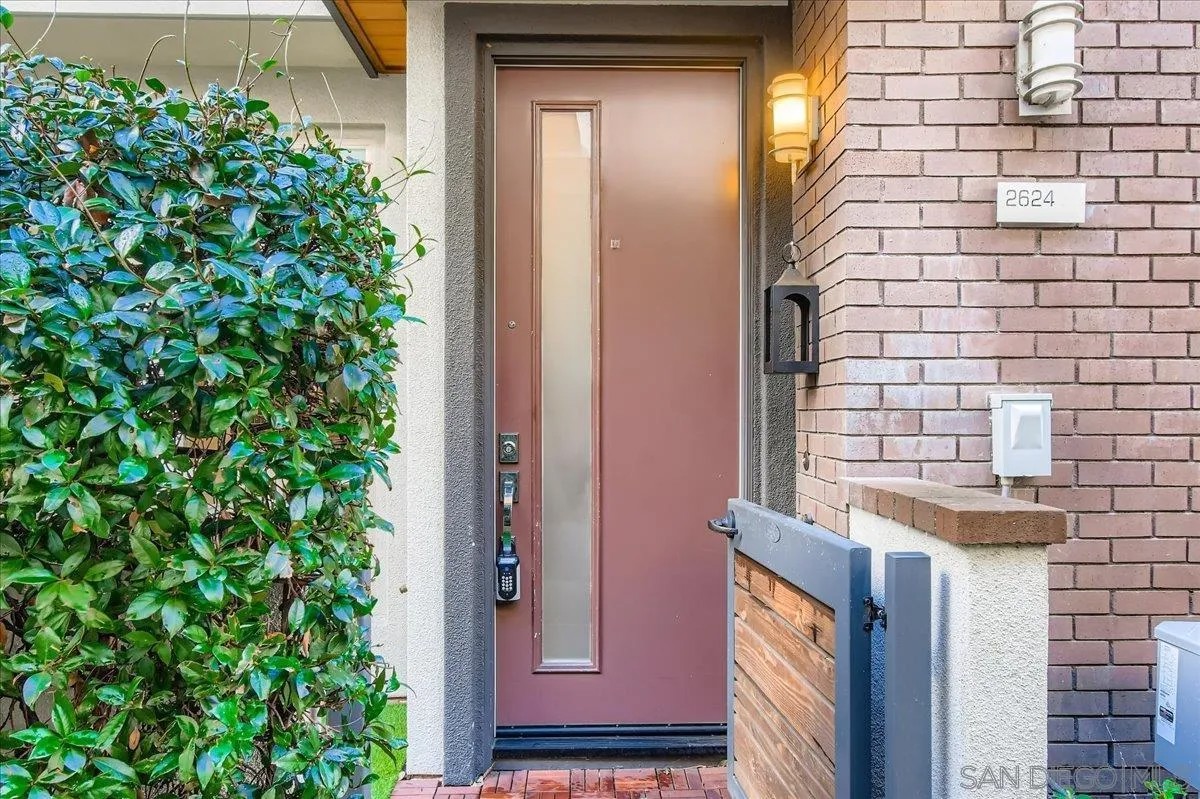 2624 Aperture Cir