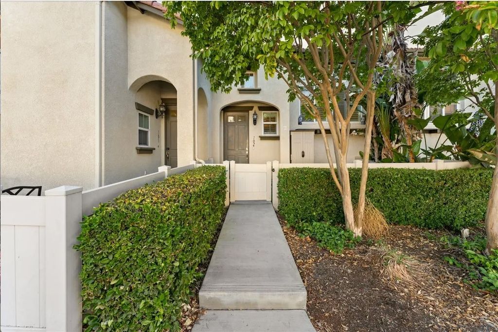 Photo of 33650 Willow Haven, Murrieta, CA 92563 (MLS # SW26048725)