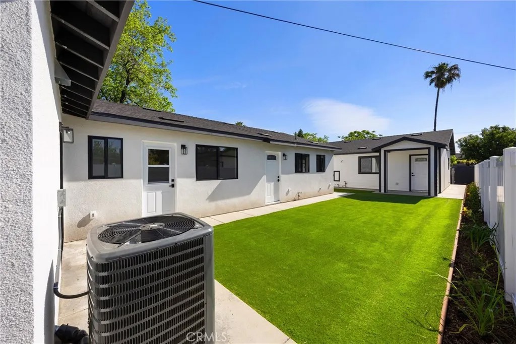 871 N. Perris North