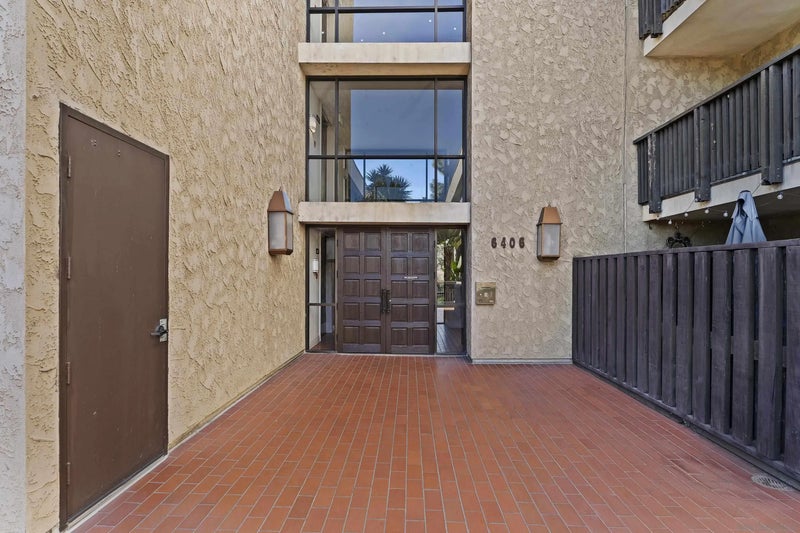 6406 Friars 338