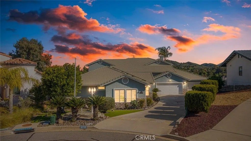 Photo of 30700 Spyglass Way, Canyon Lake, CA 92587 (MLS # SW26001531)
