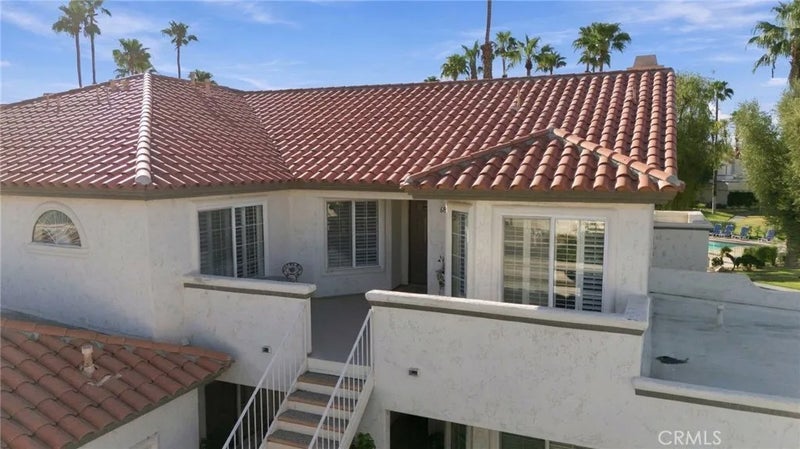 684 Vista Lago Circle North