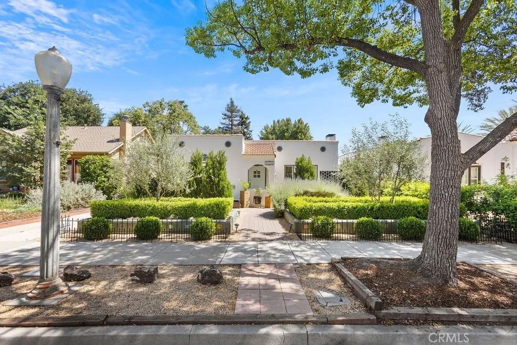 Photo of 1710 N Los Robles Ave, Pasadena, CA 91104 (MLS # PW26075136)