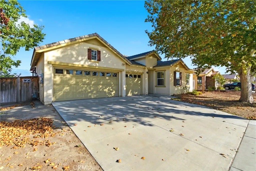 Photo of 741 Amor Dr, San Jacinto, CA 92582 (MLS # SW25250484)