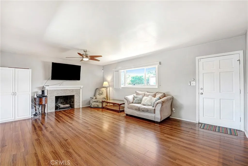 14912 Chatsworth