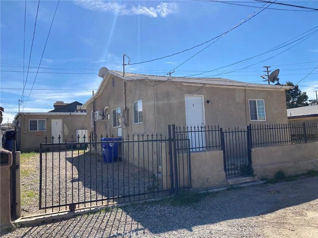 Photo of 515 Clark St, Barstow, CA 92311 (MLS # HD26039130)