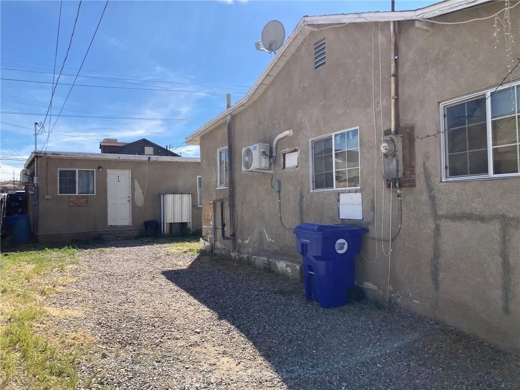 Photo of 515 Clark St, Barstow, CA 92311 (MLS # HD26039130)