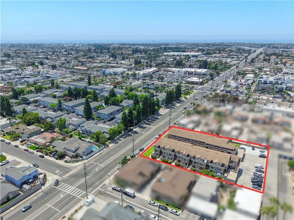 Photo of 8071 Garfield AVE, Huntington Beach, CA 92646 (MLS # OC26189867)
