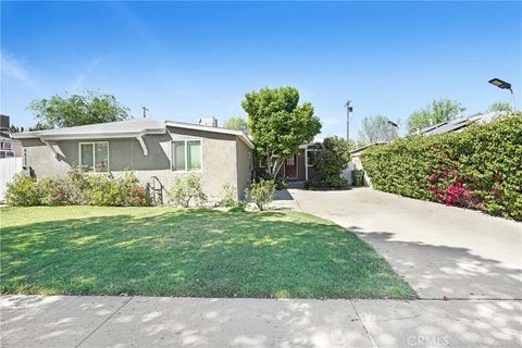 Photo of 6659 Zelzah Ave, Reseda, CA 91335 (MLS # SR26058980)