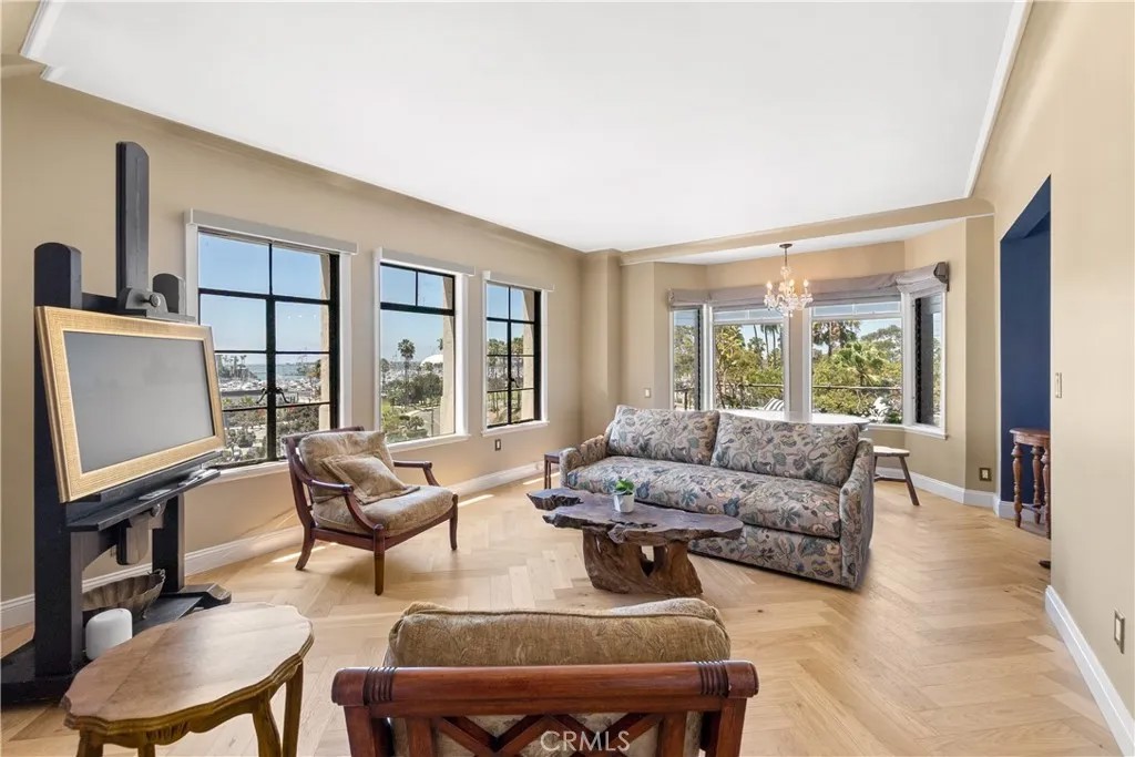 800 E Ocean Blvd 201