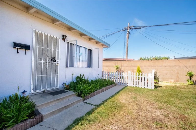 1627 W 228th