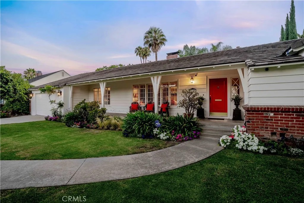 6843 Chisholm