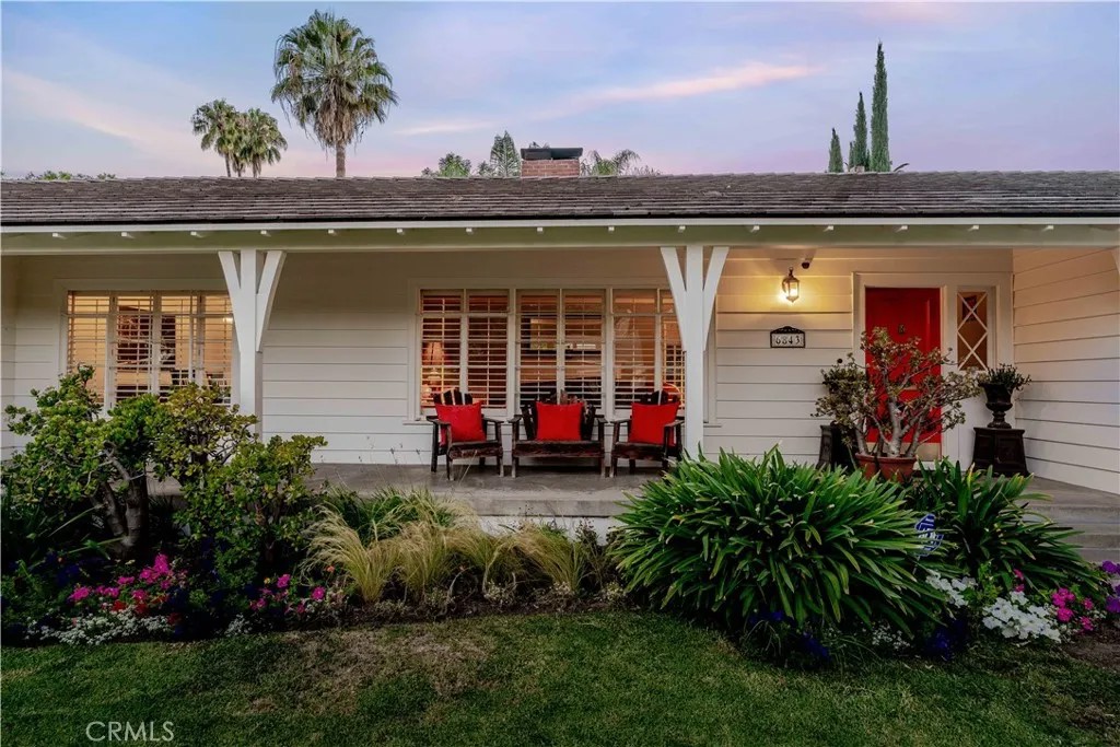 6843 Chisholm