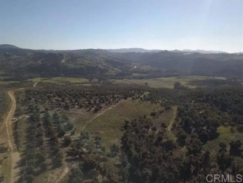 Photo of 11351 Calle Oro Verde, Valley Center, CA 92082 (MLS # NDP2601792)