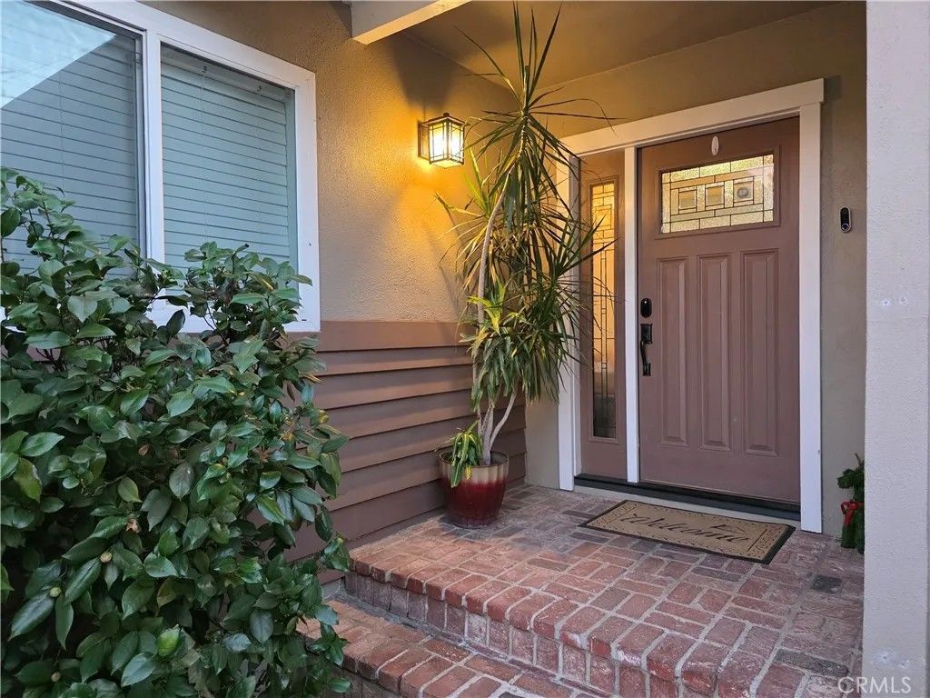 Photo of 16264 Kalisher Street, Granada Hills, CA 91344 (MLS # SR25277851)