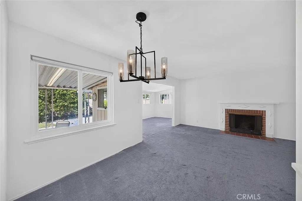 2471 Oakland Drive