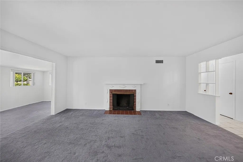 2471 Oakland Drive