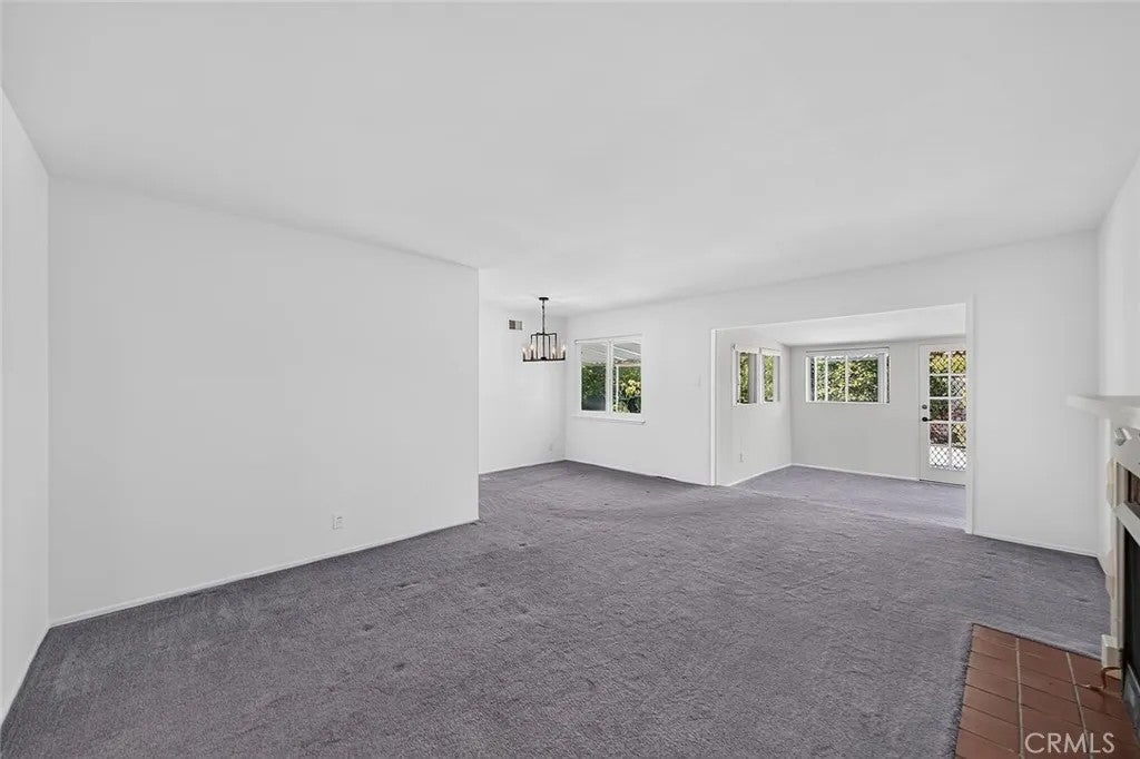 2471 Oakland Drive