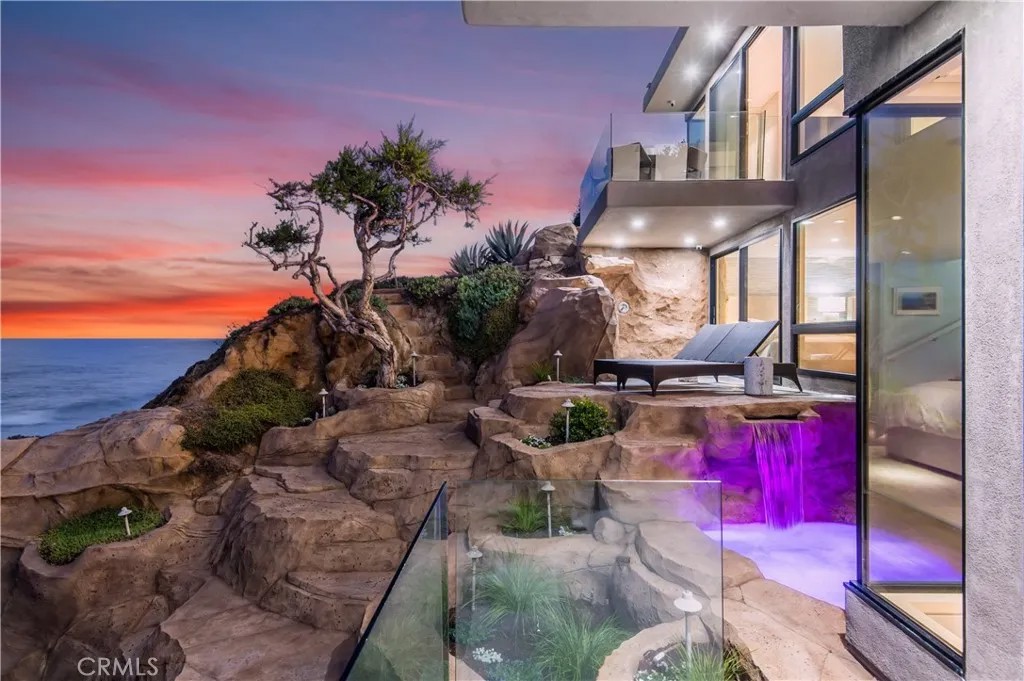 1715 Ocean Way