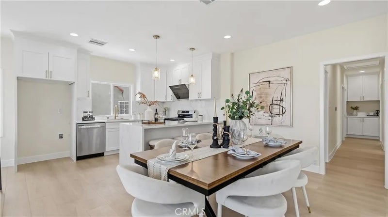 5513 S Mullen