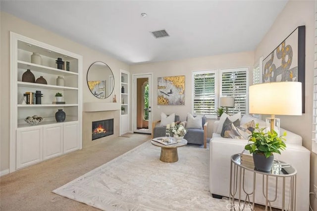 33 Flowerbud, Irvine