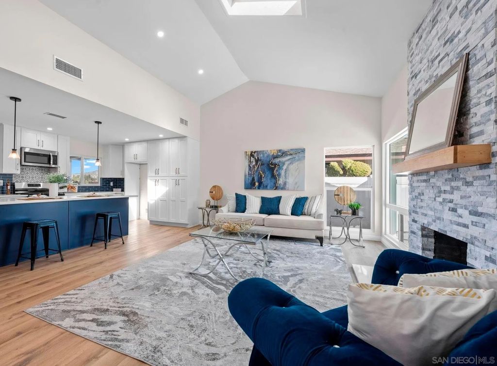 Photo of 12540 Lomica Dr, San Diego, CA 92128 (MLS # 250045315)