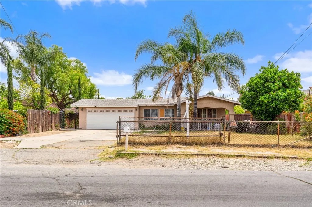 9085 Poplar