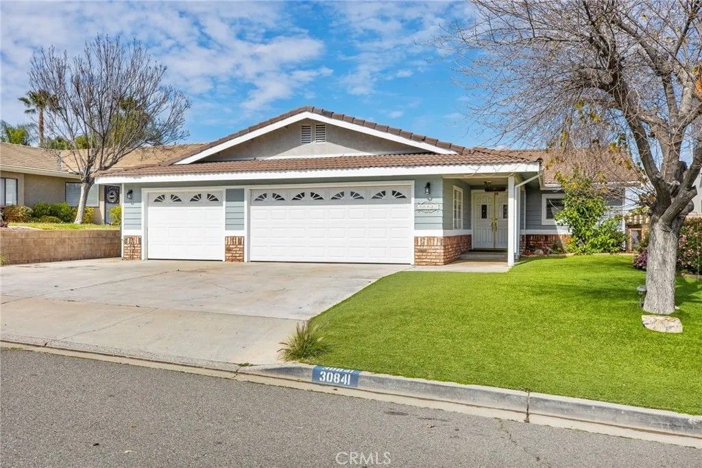Photo of 30841 Long Point, Canyon Lake, CA 92587 (MLS # SW26028329)