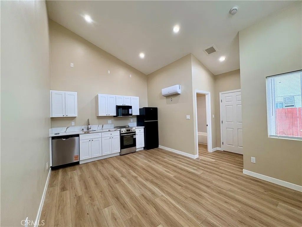 Photo of 1464 3rd Street #2, La Verne, CA 91750 (MLS # CV26037755)