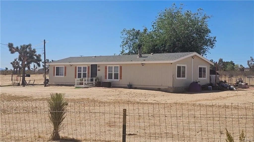 Photo of 6833 South St, Phelan, CA 92371 (MLS # IG26000312)