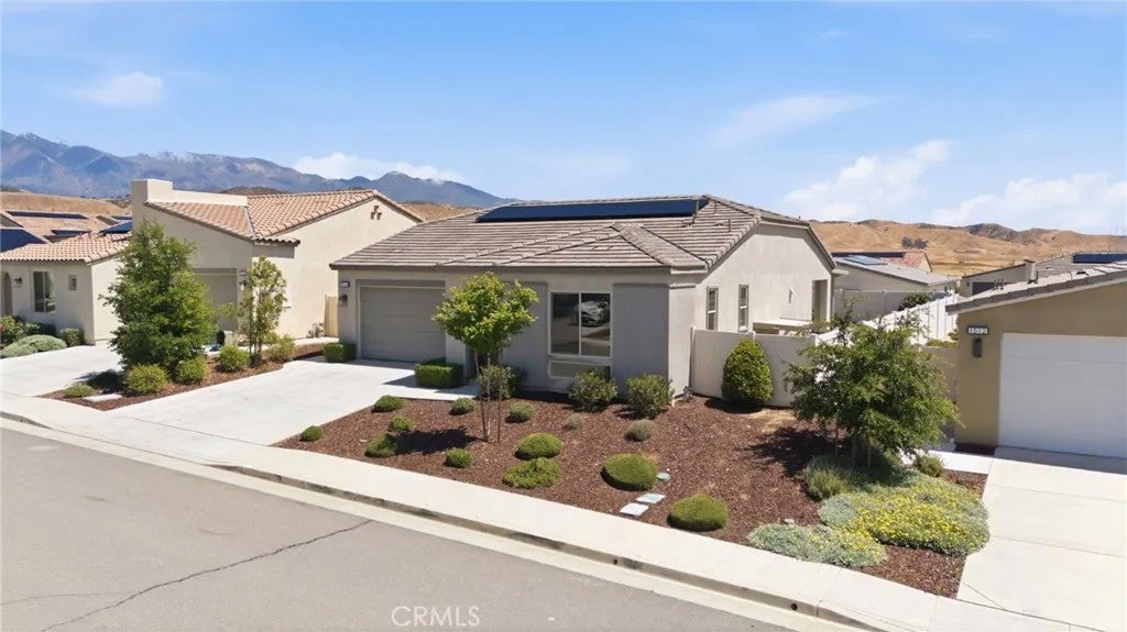 Photo of 1514 Kylemore Way, Beaumont, CA 92223 (MLS # SW26081319)