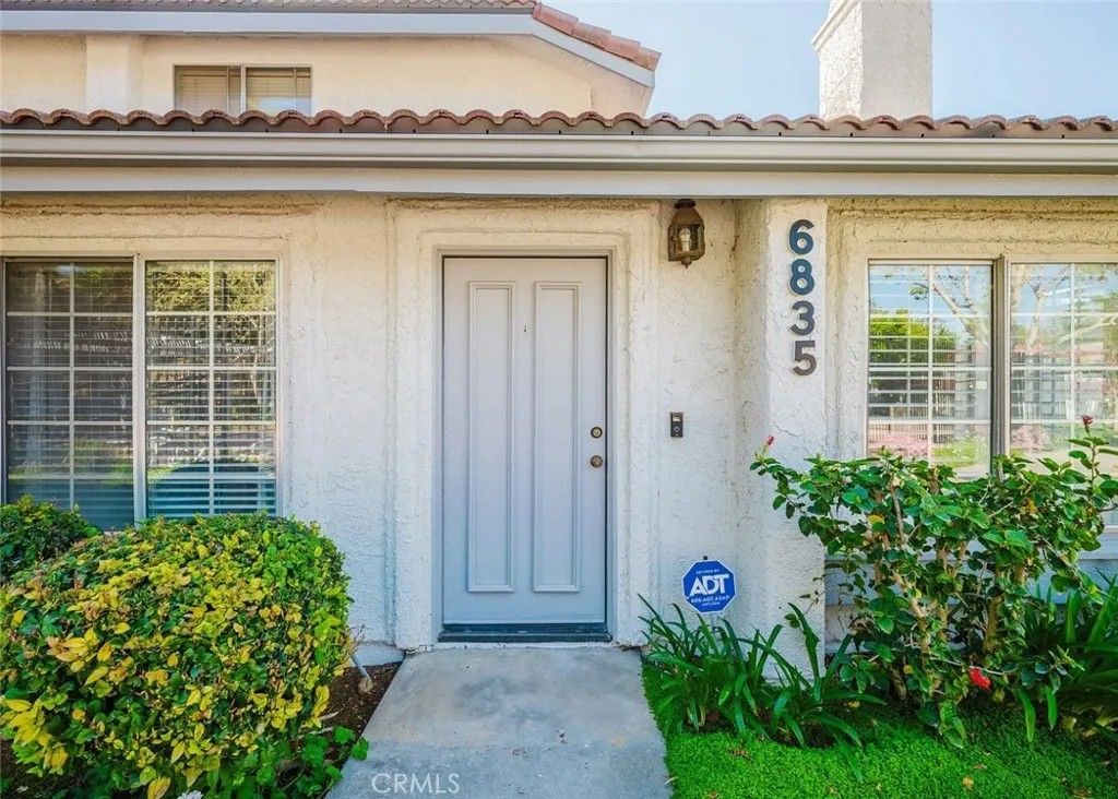 Photo of 6835 Poppyview, Oak Park, CA 91377 (MLS # SR26087715)